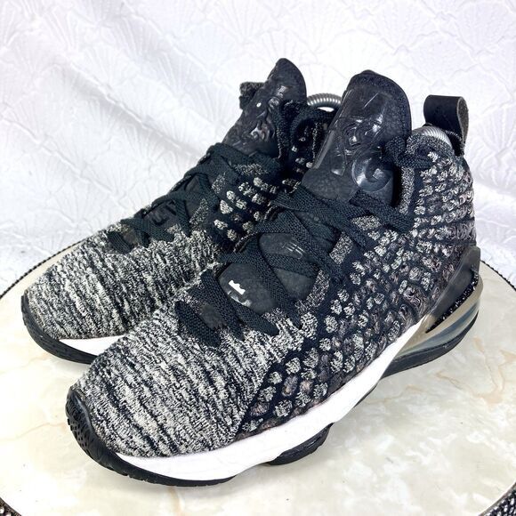 Nike Lebron 17 Sneakers Boy Size 5.5 Black Graphite Gray Athletic High Top Shoes - Picture 5 of 12